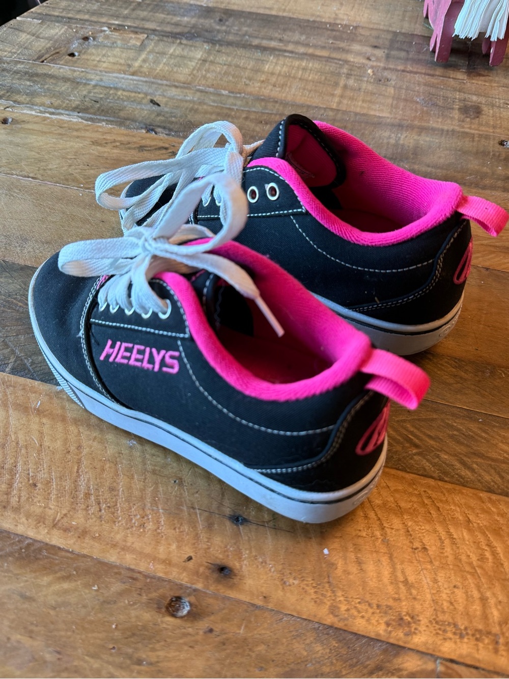 Heelys Black and Hot Pink Kids Low-Top Skate Sneakers
